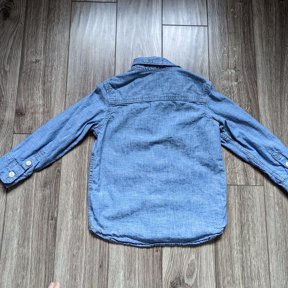 [KIDS 2/$30] EUC Toddler Boy (4T) - GAP Chambray Button-down Shirt - Picture 4 of 7